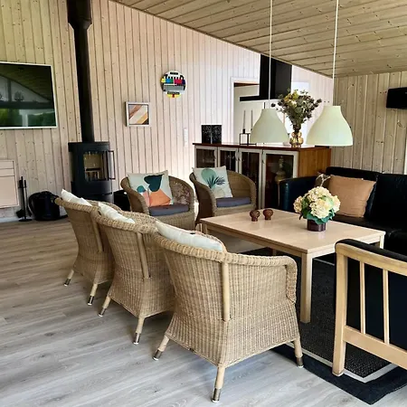 Semesterbostad Harek - 800m From The Sea By Interhome