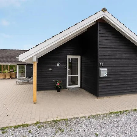 Harek - 800m From The Sea By Interhome